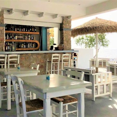 Happy Fish Rooms- Beachfront Περίσσα Εξωτερικό φωτογραφία