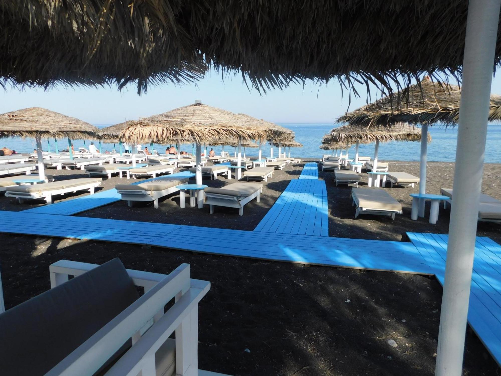 Happy Fish Rooms- Beachfront Περίσσα Εξωτερικό φωτογραφία