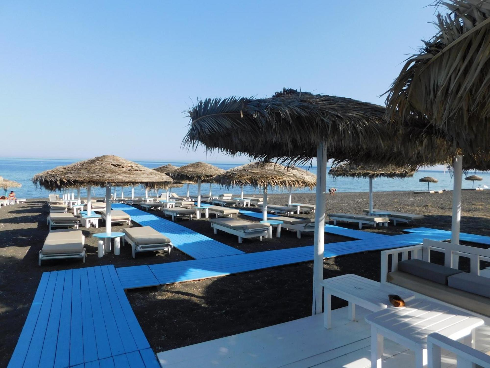 Happy Fish Rooms- Beachfront Περίσσα Εξωτερικό φωτογραφία