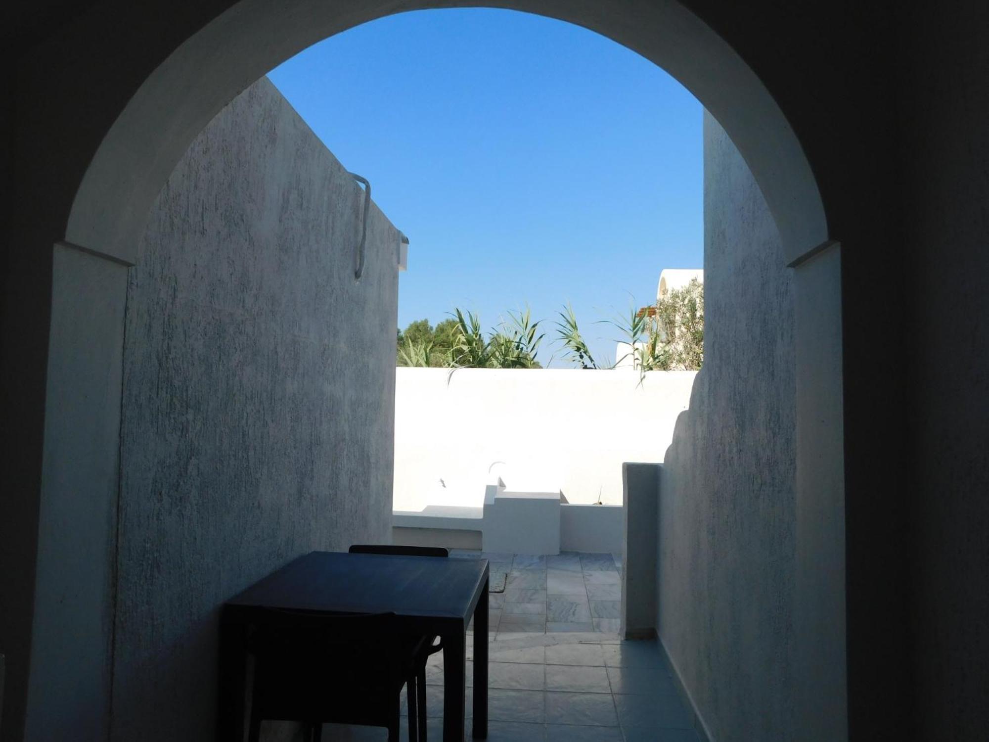 Happy Fish Rooms- Beachfront Περίσσα Εξωτερικό φωτογραφία